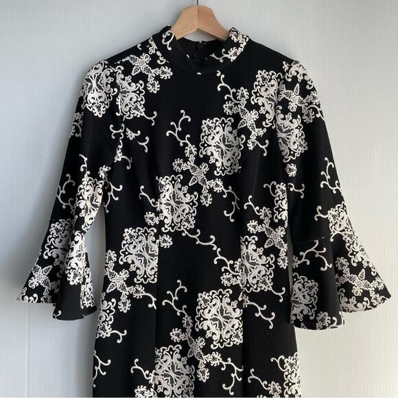 Adrianna Papell height neckline modest long bell sleeve black and white size 4 - Picture 4 of 12